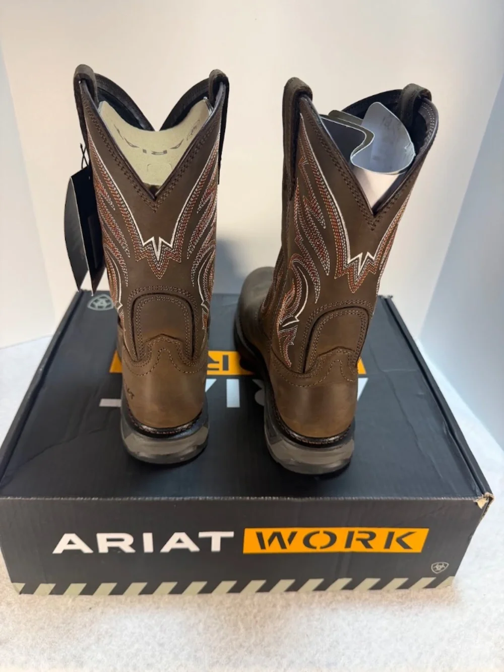 Ariat WorkHog XT Carbon Toe Boots 10045437 Mens 9.5 EE Wide Distressed Brown NIB